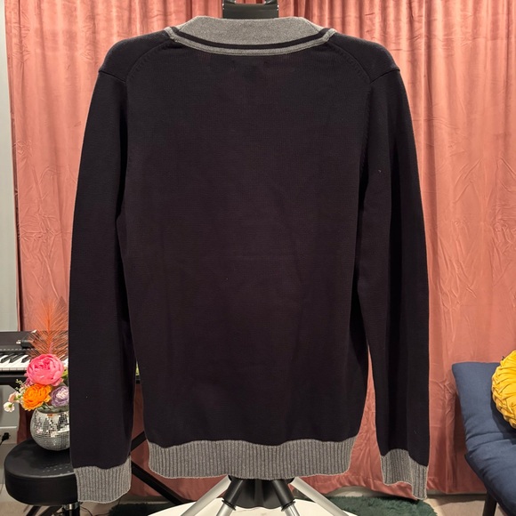 Kenneth Cole Black and Gray V-Neck Sweater - Picture 2 of 8